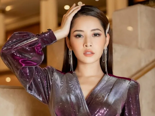 Chi Pu khoe nhan sắc cuốn hút, tự tin giao lưu bằng tiếng Hàn tại sự kiện