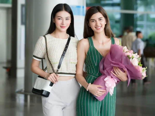 Hoa hậu Phương Khánh rạng rỡ hội ngộ Á hậu Trái đất người Áo tại Việt Nam