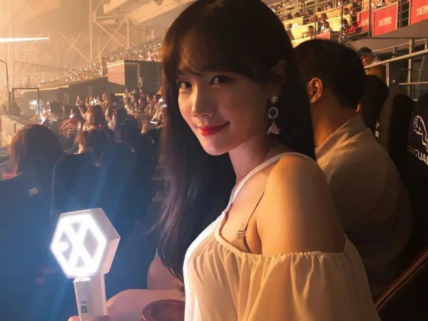Em họ của Chen gây sốt khi vừa debut trong một nhóm nhạc thần tượng