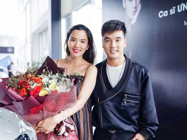 Tặng xe đắt tiền cho bà xã, Ưng Hoàng Phúc còn khiến khán giả ngưỡng mộ vì lý do này