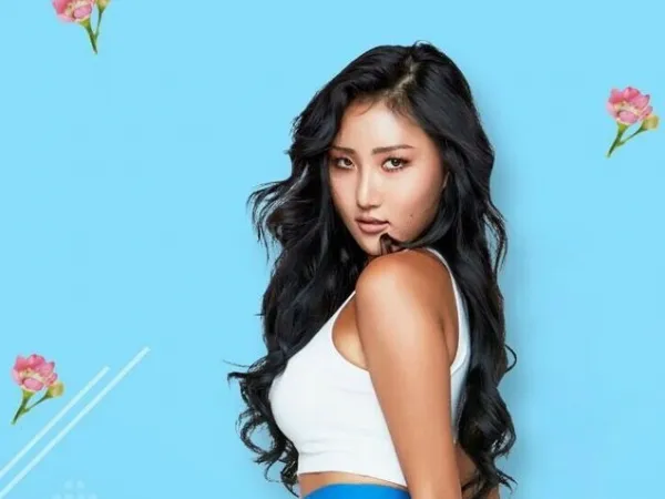 Ai cũng xúc động khi biết Hwasa (Mamamoo) dùng tháng lương đầu tiên để làm việc này