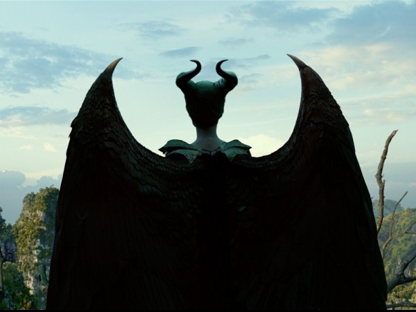 "Maleficent 2": sẽ ra sao khi Tiên hắc ám và công chúa Aurora chính thức đối đầu?