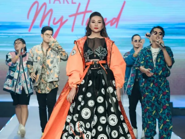 Da LAB gây "sốt" khi kết hợp cùng Thanh Hằng trong show diễn thời trang