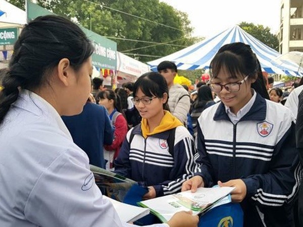 Xét tuyển đại học bằng học bạ: Lo ngại không đủ độ tin cậy!