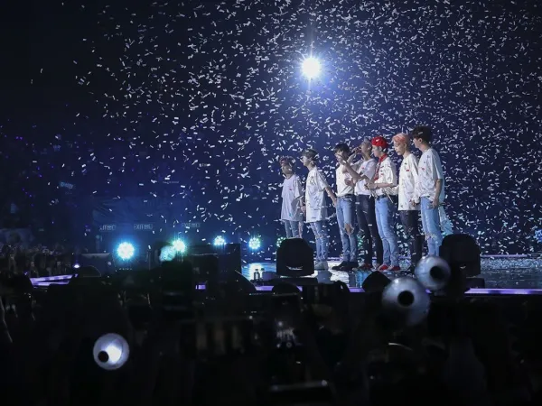 Sau đêm diễn lịch sử tại SVĐ Wembley, BTS đã ghi thêm một kỷ lục đáng nể 