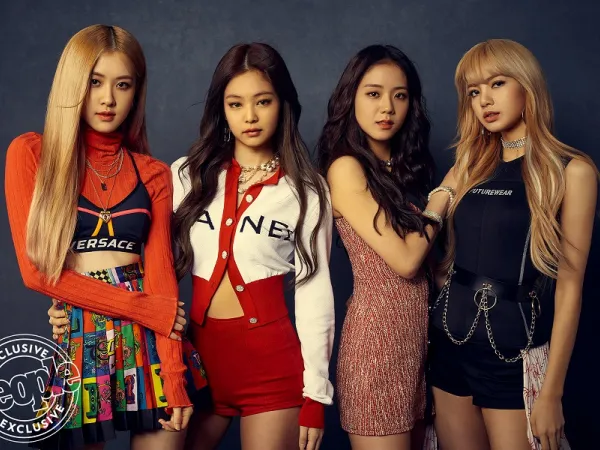 Bất ngờ chưa, đây chính là những món đồ bất ly thân của bốn cô nàng Black Pink