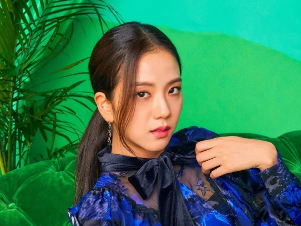 Còn ai dễ thương hơn Jisoo (Black Pink), “mắng” fan cũng được khen ngợi hết lời