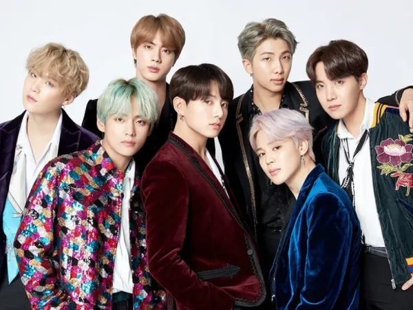 Riêng mình BTS bán được nhiều đĩa hơn BIG3 cộng lại, chơi vậy ai chơi lại?
