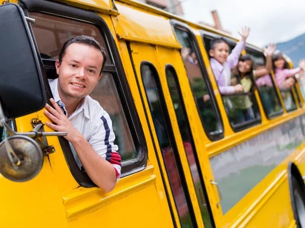 Tài xế đưa đón học sinh tại Mỹ: Không yêu trẻ con thì đừng làm