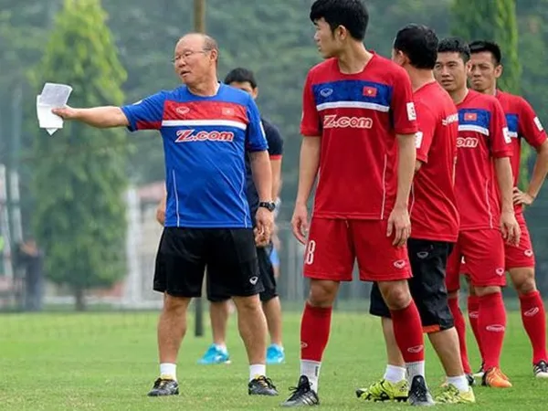 Canh bạc của thầy Park tại vòng loại World Cup và SEA Games