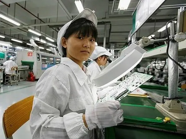 Học sinh Trung Quốc bị tuyển dụng chui, ép làm việc qua đêm cho Amazon