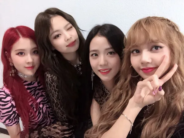 Thử đoán xem Lisa yêu mến ba thành viên Black Pink vì điều gì nhất?