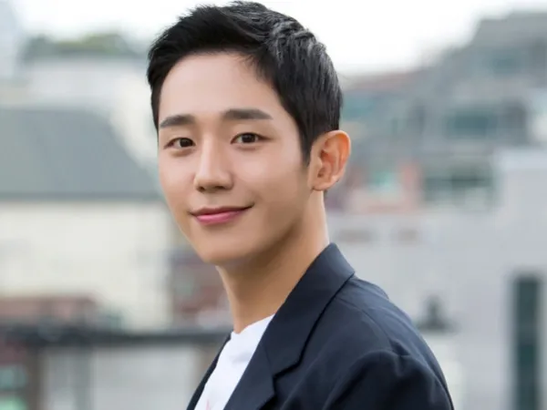 Jung Hae In gia nhập showbiz muộn như thế, vì số phận đã sắp xếp cả đấy