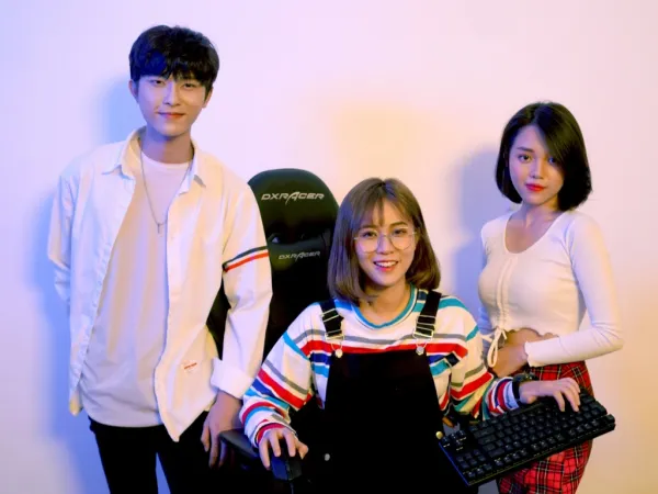 MisThy và Toof.P (Uni5) được fan “đẩy thuyền” khi hé lộ cảnh tình cảm dưới mưa trong phim ngắn