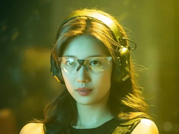 Mật vụ Suzy xuất hiện ngầu không tưởng trong bom tấn “Điệp vụ Vagabond”