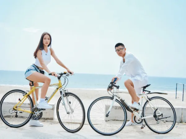 Cường Seven trở lại với âm nhạc, bị Vũ Ngọc Anh hớp hồn trong MV đầy sắc màu