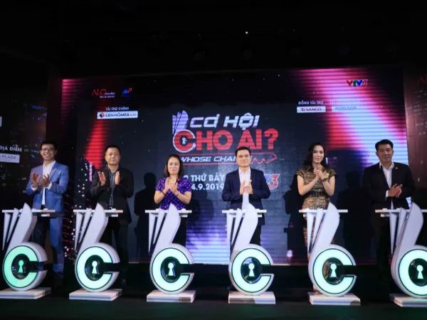 Nhà báo Lại Văn Sâm làm "host" chương trình truyền hình thực tế về việc làm 