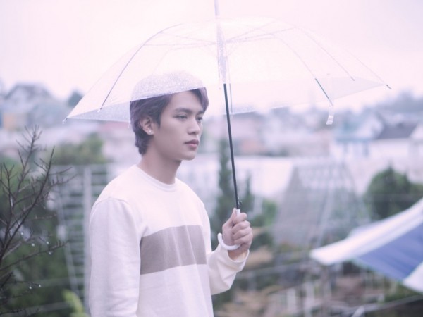Tân binh V-Pop Yong Anhh trở lại đường đua âm nhạc bằng MV ballad da diết