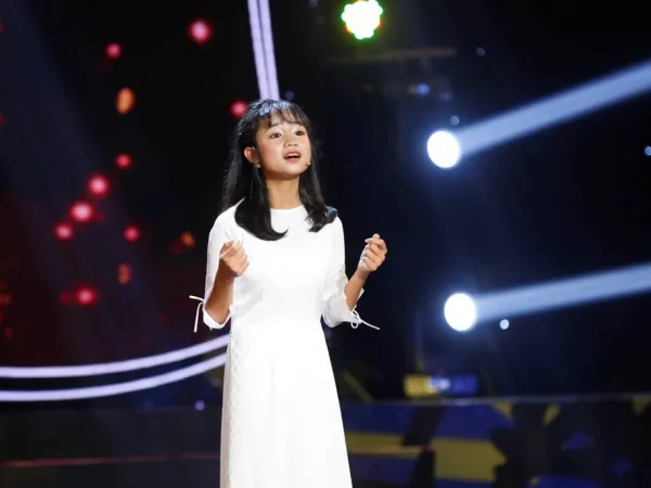 Hamlet Trương “làm khó” phiên bản nhí H’Hen Niê tại Én Vàng Học Đường mùa 2