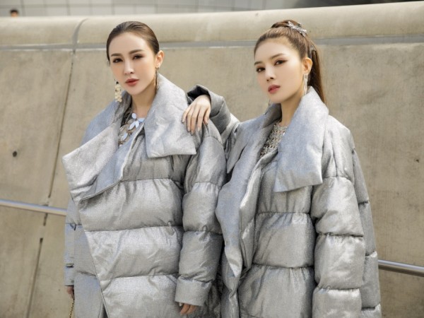  Kelly - Lilly Luta lên đồ như chị em sinh đôi xuất hiện tại "Seoul Fashion Week"