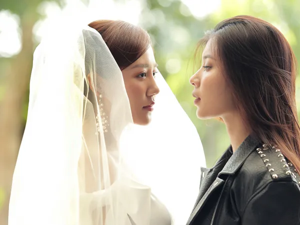 Văn Mai Hương - Đồng Ánh Quỳnh tạo nên cú "twist" không ngờ trong MV đẫm nước mắt