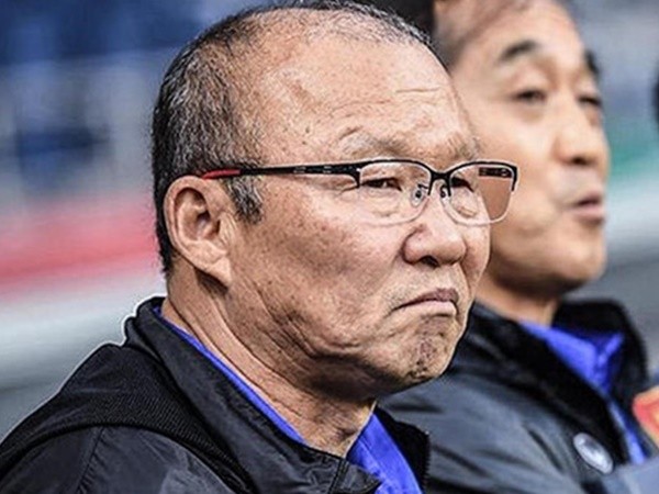 HLV Park nhắc ông Nishino cẩn trọng khi phán xét cầu thủ Việt Nam
