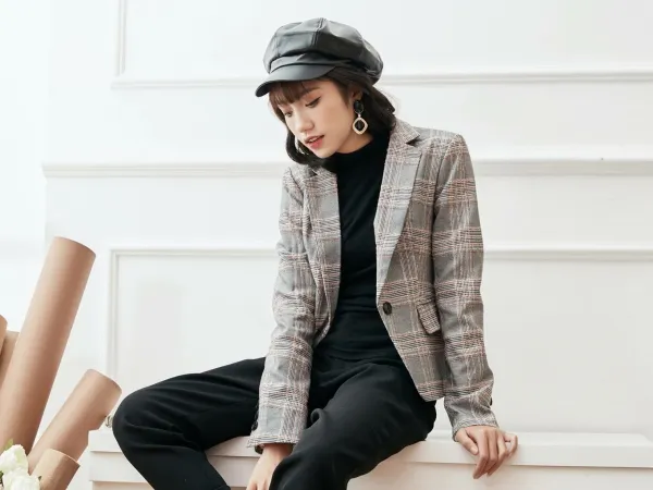 “Inbox” nhanh cô nàng khiến bạn "say nắng" vì lỡ “uống nhầm một ánh mắt”