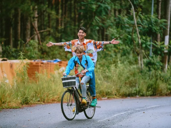 Bộ đôi Jack và K-ICM hé lộ clip hậu trường "Em gì ơi" mừng MV đạt thành tích cao