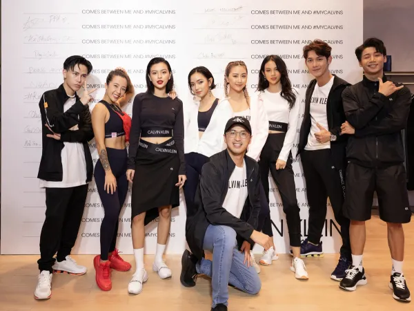 Dàn fashionista đình đám hội ngộ đầy cá tính với "dresscode" đen trắng tại sự kiện thời trang