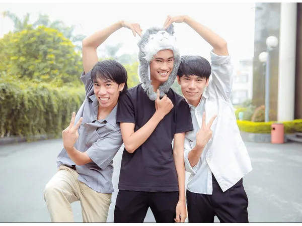Đối thoại cùng 1977 Vlog: Ba anh chàng đứng sau nút vàng Youtube chỉ với 4 video