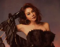 Sau đoạn video "gây sốt" của "Chị Chị Em Em", Thanh Hằng tung bộ ảnh đậm chất "soái tỷ"