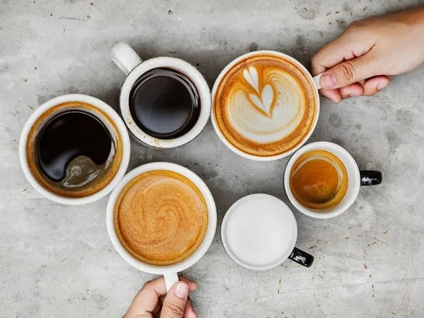 “Tình cảm quan trọng hơn tiền bạc” – chủ tiệm café dừng bán hàng để giúp đỡ… “đối thủ”