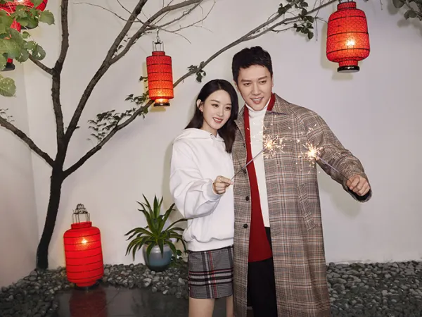 H&M đón Tết Nguyên đán với bộ sưu tập đặc biệt cùng Triệu Lệ Dĩnh và Phùng Thiệu Phong