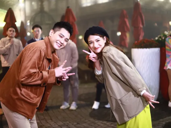 Quân A.P bày cách "thoát ế" mùa Noel, nhảy flashmob để cưa đổ "crush"