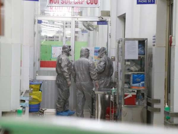 2 người đầu tiên nhiễm virus corona tại Việt Nam, Bộ Y tế họp khẩn