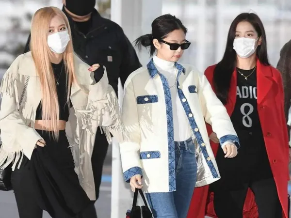 Hàn Quốc đang bùng phát dịch bệnh Covid 19 thì Jennie lại vô tư như thế này